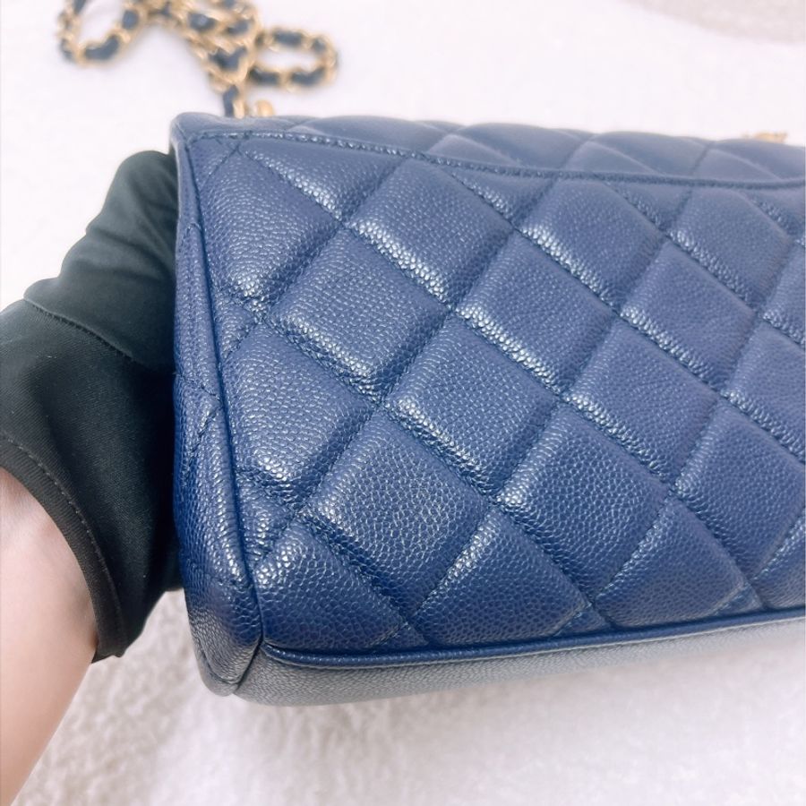 閒置99%新 Chanel 鏈條手柄 深藍色翻蓋包-12