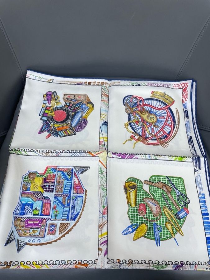 未使用 HERMES 愛馬仕 時尚簡約駿馬稜鏡 Chevaloscope 方巾 尺寸:90*90cm-5