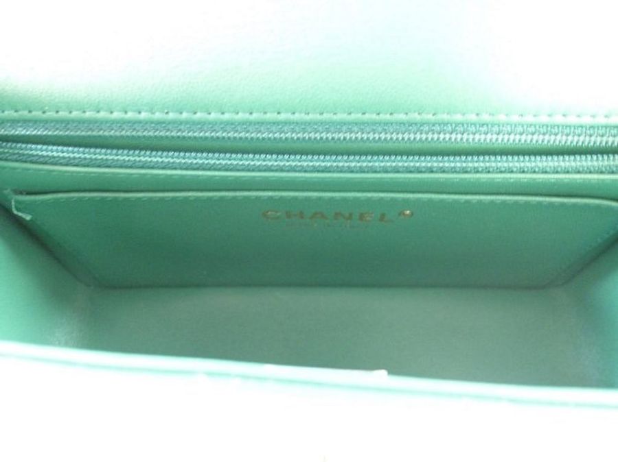 CHANEL 香奈兒 mini flapbag 綠色 經典 coco 口蓋包 金釦 小羊皮 金鍊 台灣專櫃-2