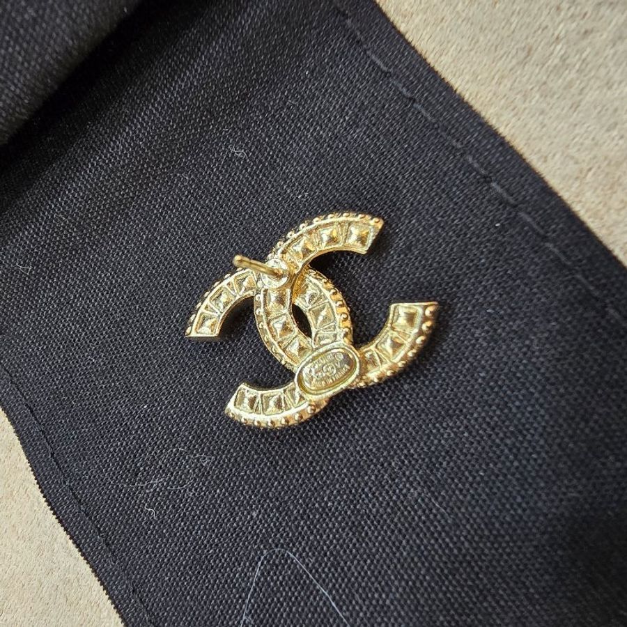 CHANEL 香奈兒 經典雙CC滿鑽耳環 金色 水鑽Logo耳環 2cm-3