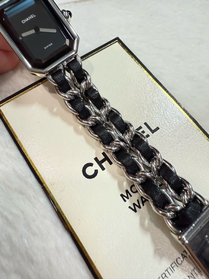 CHANEL 香奈兒 皮穿繩黑金 方糖 首映錶M號-6