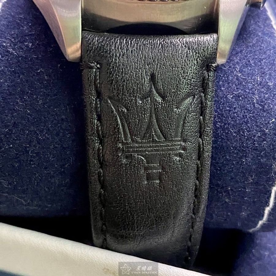 MASERATI手錶,編號R8851101004,46mm銀圓形精鋼錶殼,銀色三眼, 運動錶面,深黑色真皮皮革錶帶款-8