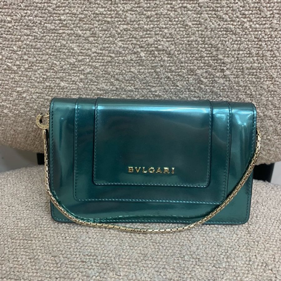 bvlgari寶格麗 綠色蛇頭漆皮woc 底長16。-1
