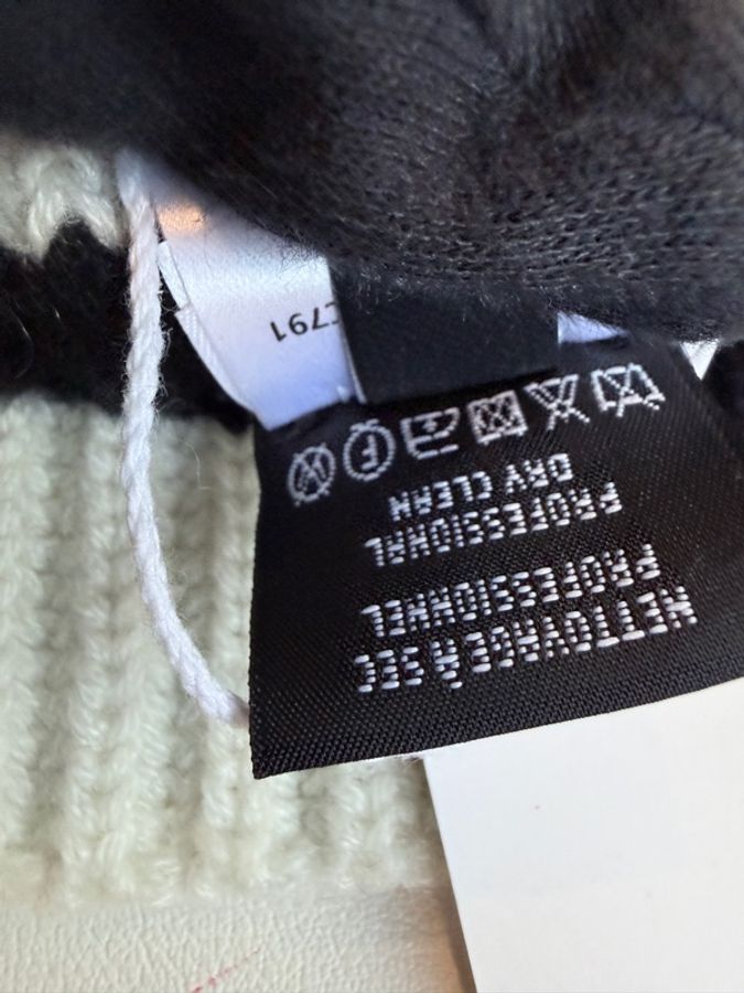 全新✨Chanel✨2026年秋冬新款 AAC340 黑白配色羊絨冷帽針織帽毛線帽-11