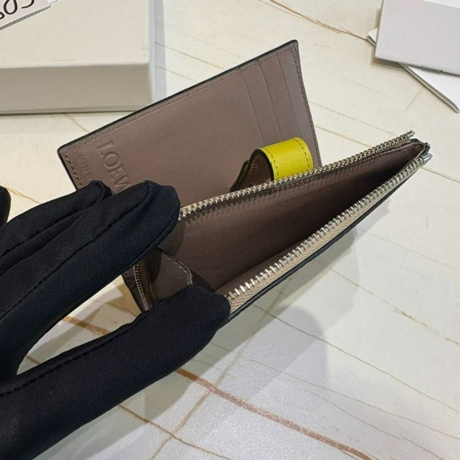 *SHIHNA名牌精品*LOEWE 牛皮釦式L型拉鍊零錢短夾(裸色/香茅黃)-7