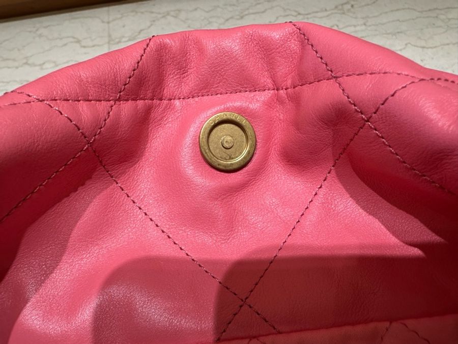 #專櫃21萬#現貨不用15萬#熱銷Chanel 22 Bag 小號#珊瑚粉-17