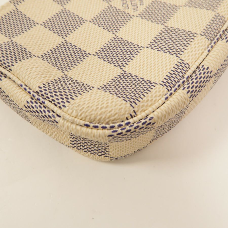 LOUIS VUITTON Damier Azur Mini Pochette Accessories鏈帶手挽袋-12