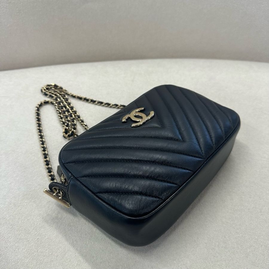 chanel 香奈兒 黑色金扣相機包 單肩斜挎包-11