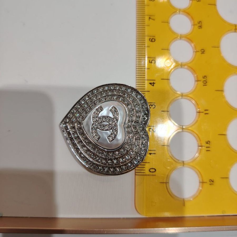 CHANEL CC 水鑽 仿珍珠 心形 胸針 B23 B-12
