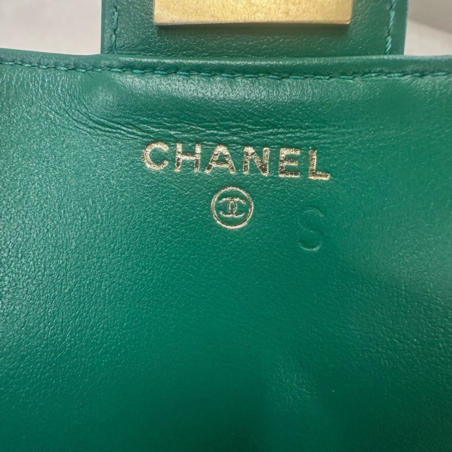 Chanel 香奈兒 二合一手機鏈條包 綠色金扣 油蠟皮 芯片款-7