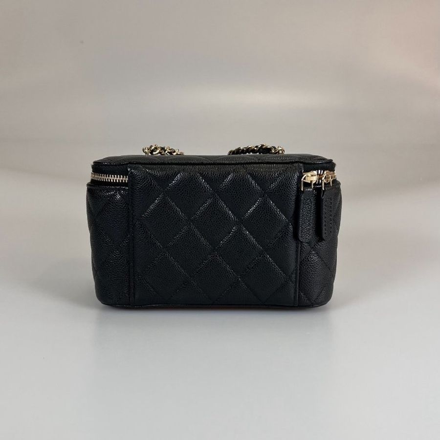 CHANEL VANITY 化妝盒 黑荔枝淡金 晶片款-1