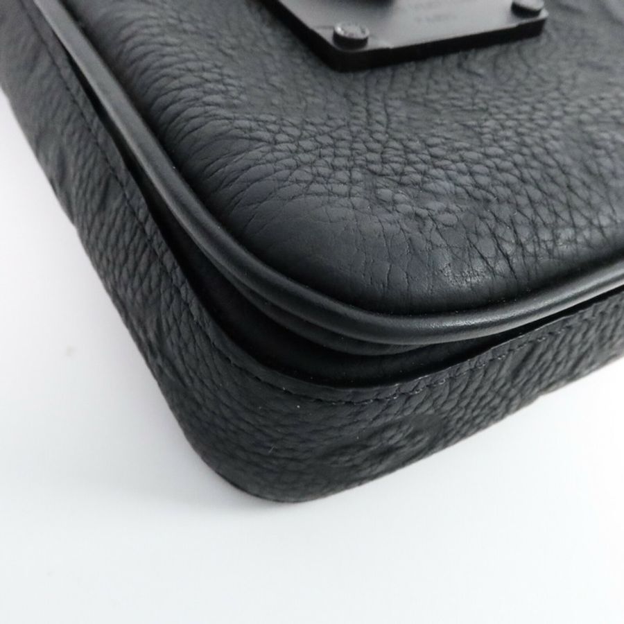 LOUIS VUITTON Monogram Taurillon S-Lock Vertical Wearable肩背袋-9