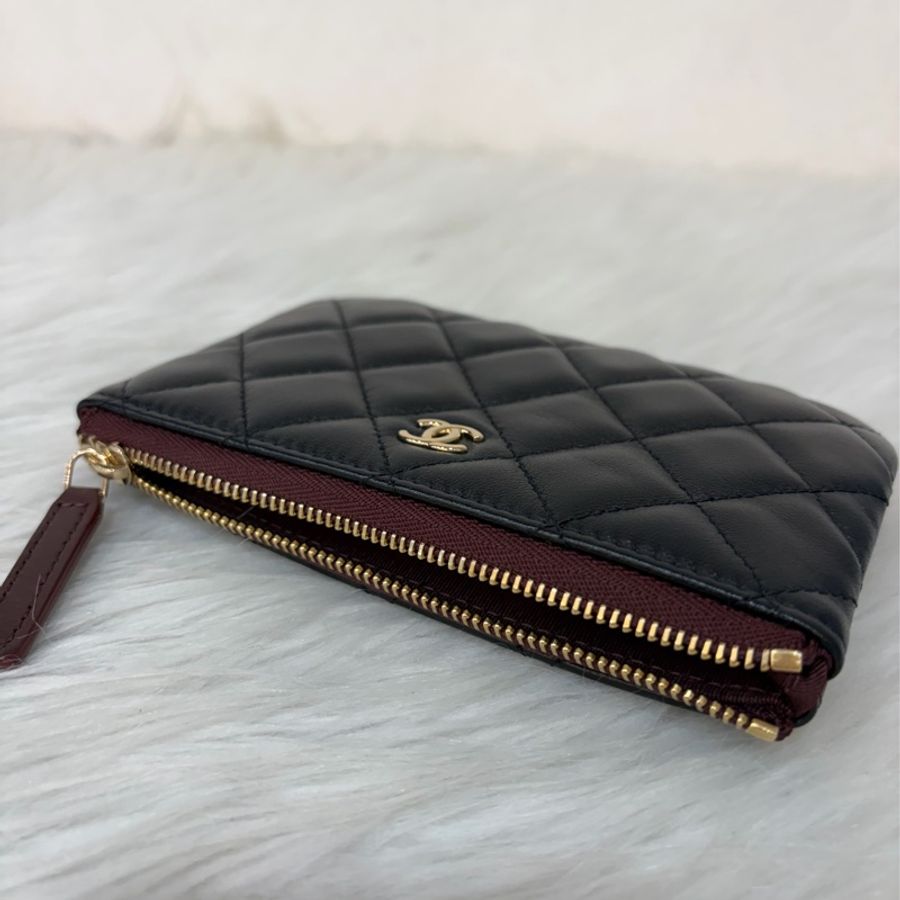 CHANEL A82365 O CASE 黑皮 金釦一字拉鍊零錢包 信用卡包-26