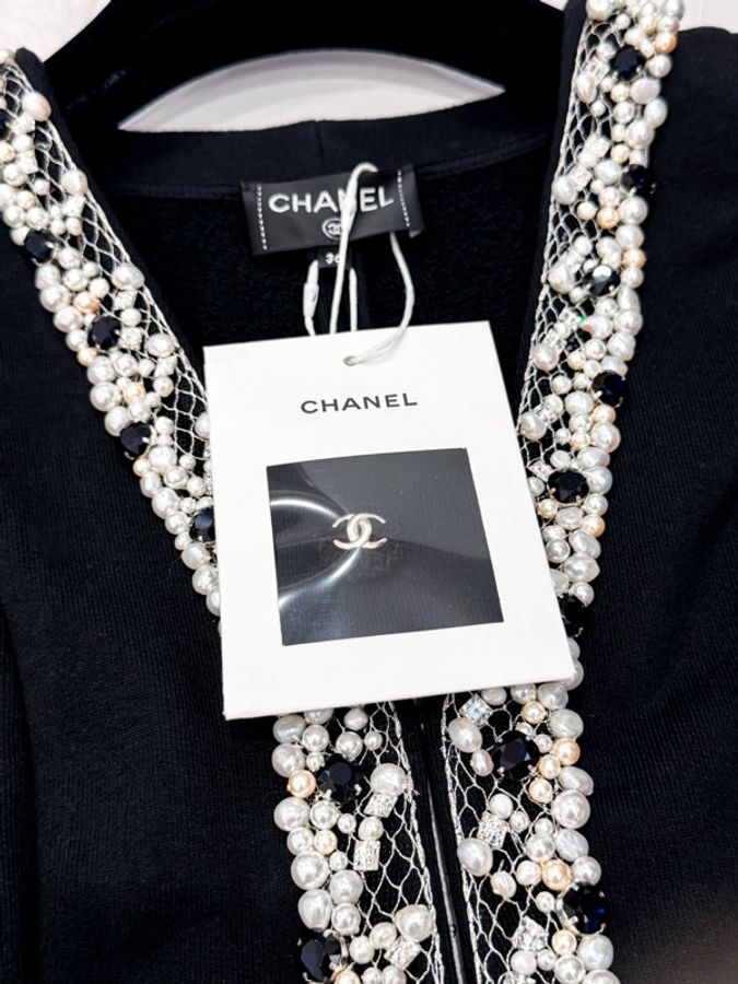 CHANEL 20A高級工藝坊珍珠釘珠短外套-5