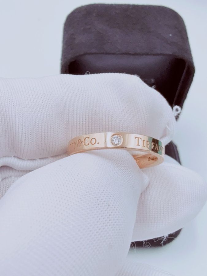 Tiffany 蒂芙尼Tiffany&Co.系列 字母三鑽戒指 51號18K玫瑰金 尺寸 窄版3mm 附件無-1