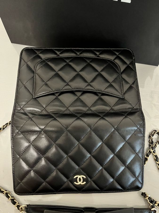 CHANEL 香奈兒 經典菱格紋蝴蝶結 WOC 斜背鏈包 黑金 全配-8