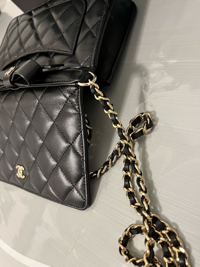 CHANEL 香奈兒 經典菱格紋蝴蝶結 WOC 斜背鏈包 黑金 全配-30