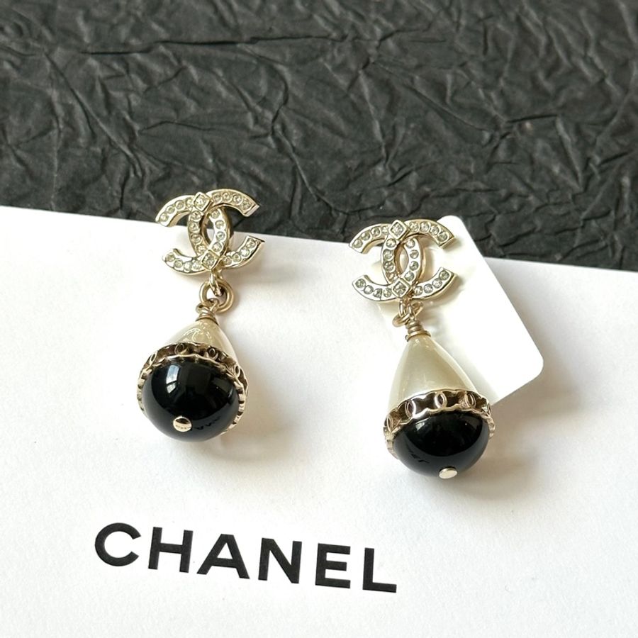 -Chanel/香奈兒 熊貓色水滴珍珠雙C耳釘-2