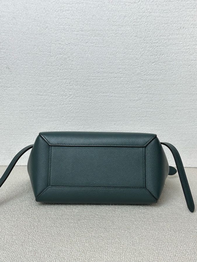 CELINE賽琳 荔枝牛皮 綠色Belt鯰魚包-11