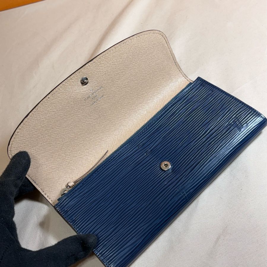 ‼️驚喜入手 即將下架 LV 深藍epi 水波紋 Louis Vuitton 路易威登信封拼色翻蓋 長夾-4