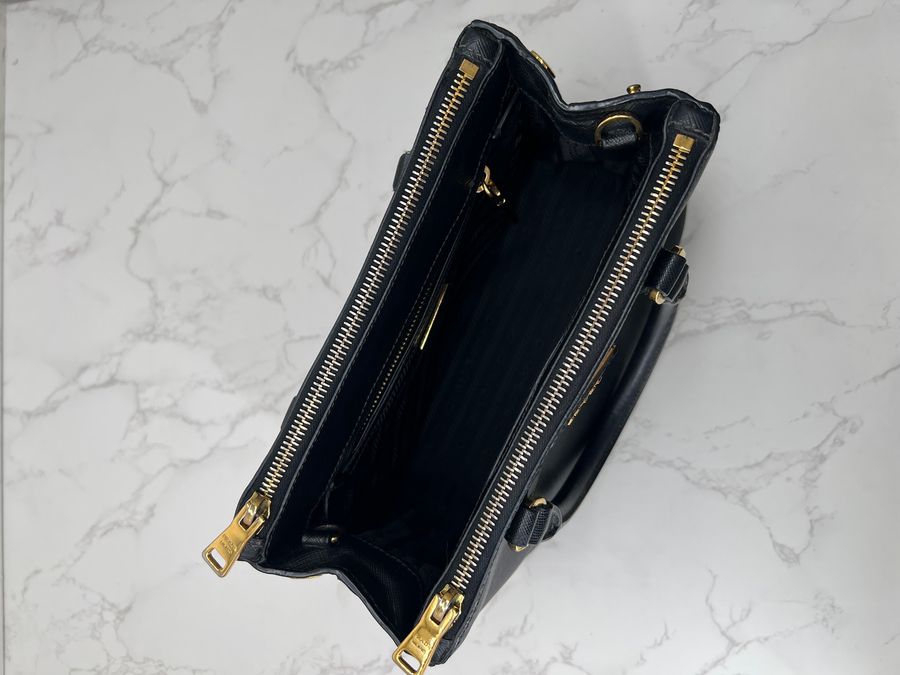 香緹國際精品 PRADA 防刮牛皮 殺手包 1210-15