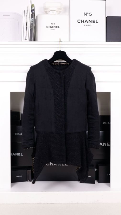 Chanel 18年森林系列秀款jennie同款黑色不规则下摆细闪两口袋外套-5