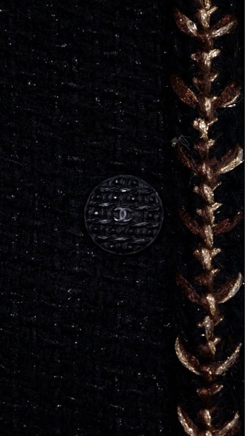 Chanel 18年森林系列秀款jennie同款黑色不规则下摆细闪两口袋外套-12