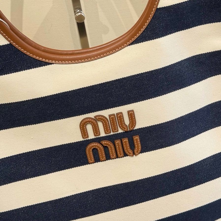 99新MiuMiu繆繆 25ss藍條紋托特包-4