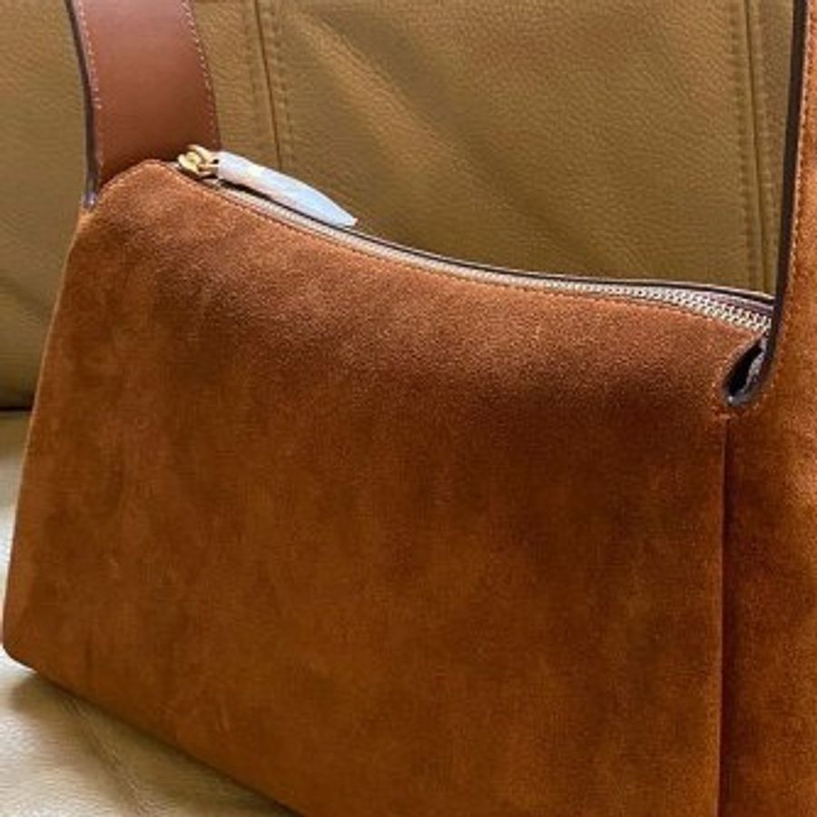 COACH 販售的專櫃款 Lola Suede Shoulder Bag(麂皮肩背包)-8