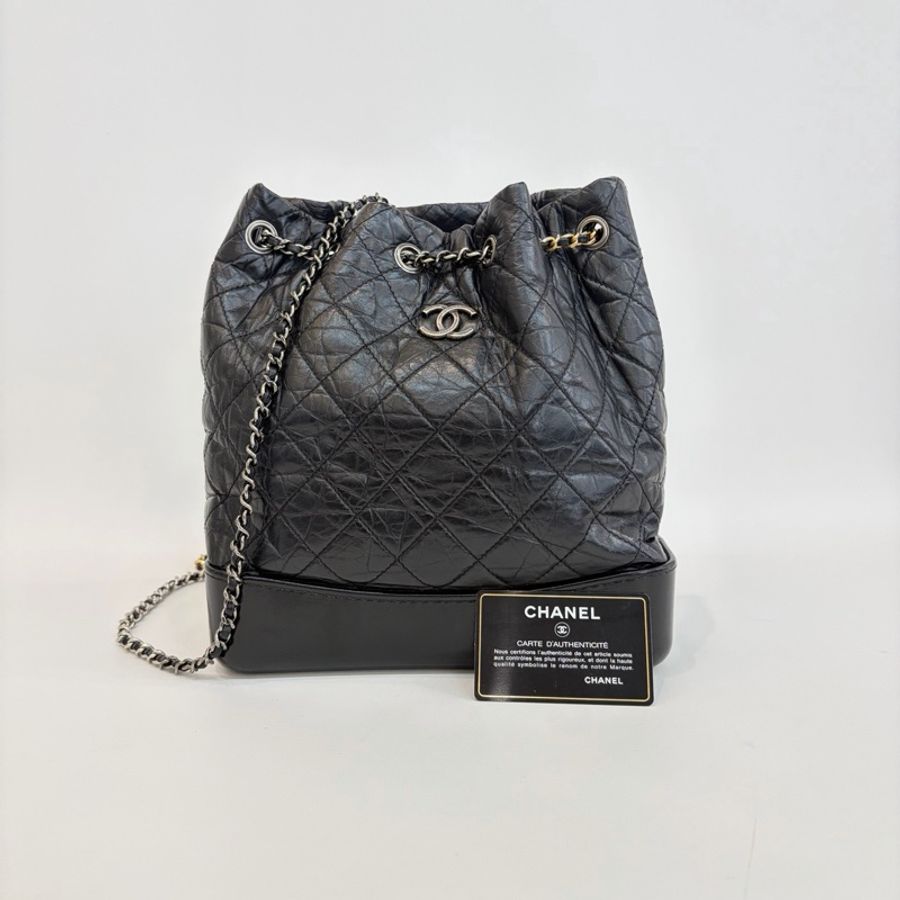 Chanel • 經典黑銀牛皮流浪後背包 🈶保卡-2