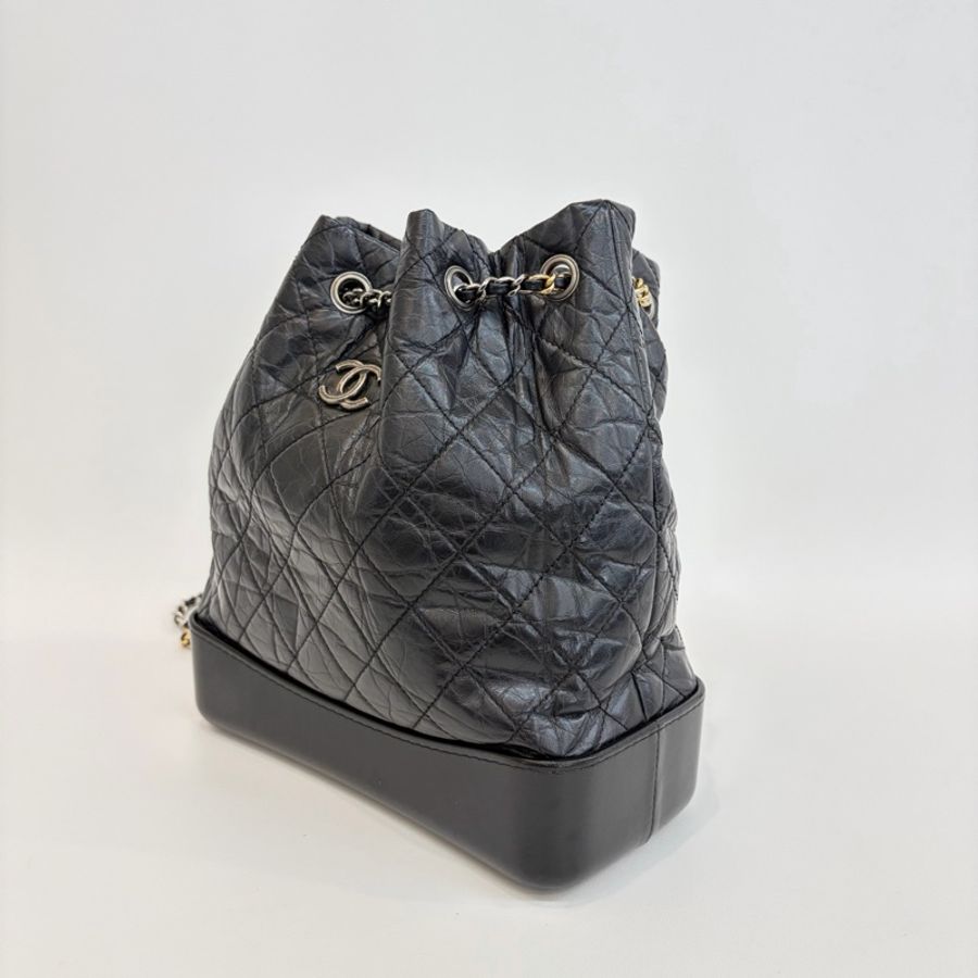 Chanel • 經典黑銀牛皮流浪後背包 🈶保卡-4