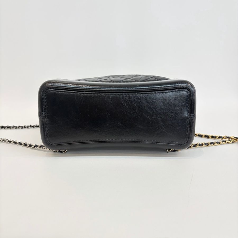 Chanel • 經典黑銀牛皮流浪後背包 🈶保卡-7