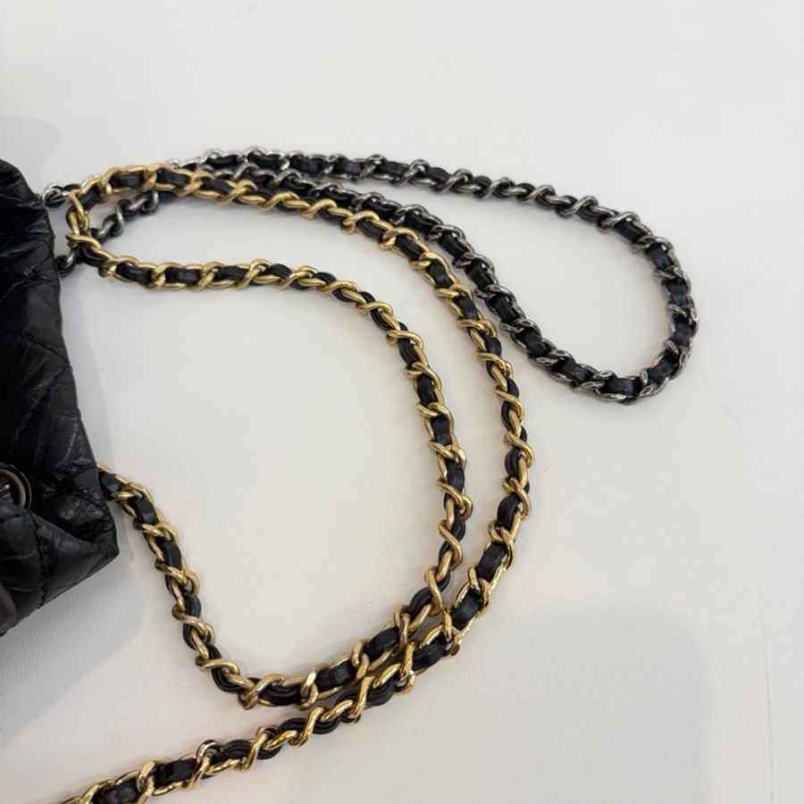 Chanel • 經典黑銀牛皮流浪後背包 🈶保卡-9