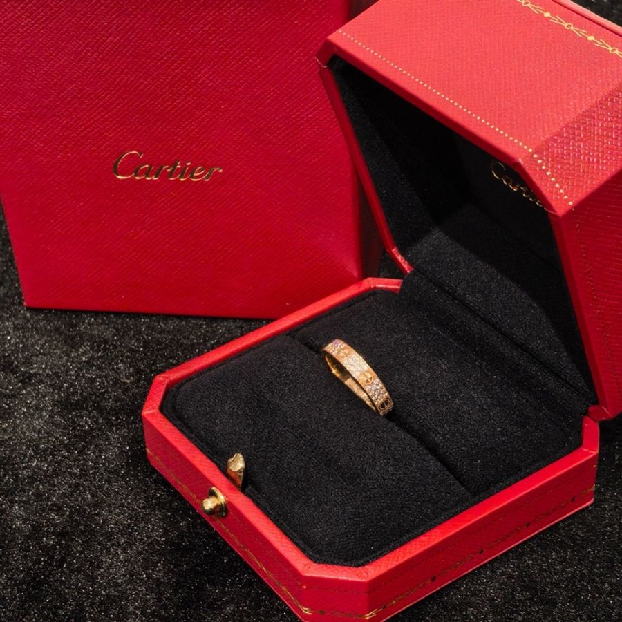 Cartier/卡地亞love系列 小號款滿天星戒指 18K玫瑰金材質 戒面鑲嵌鑽石-2