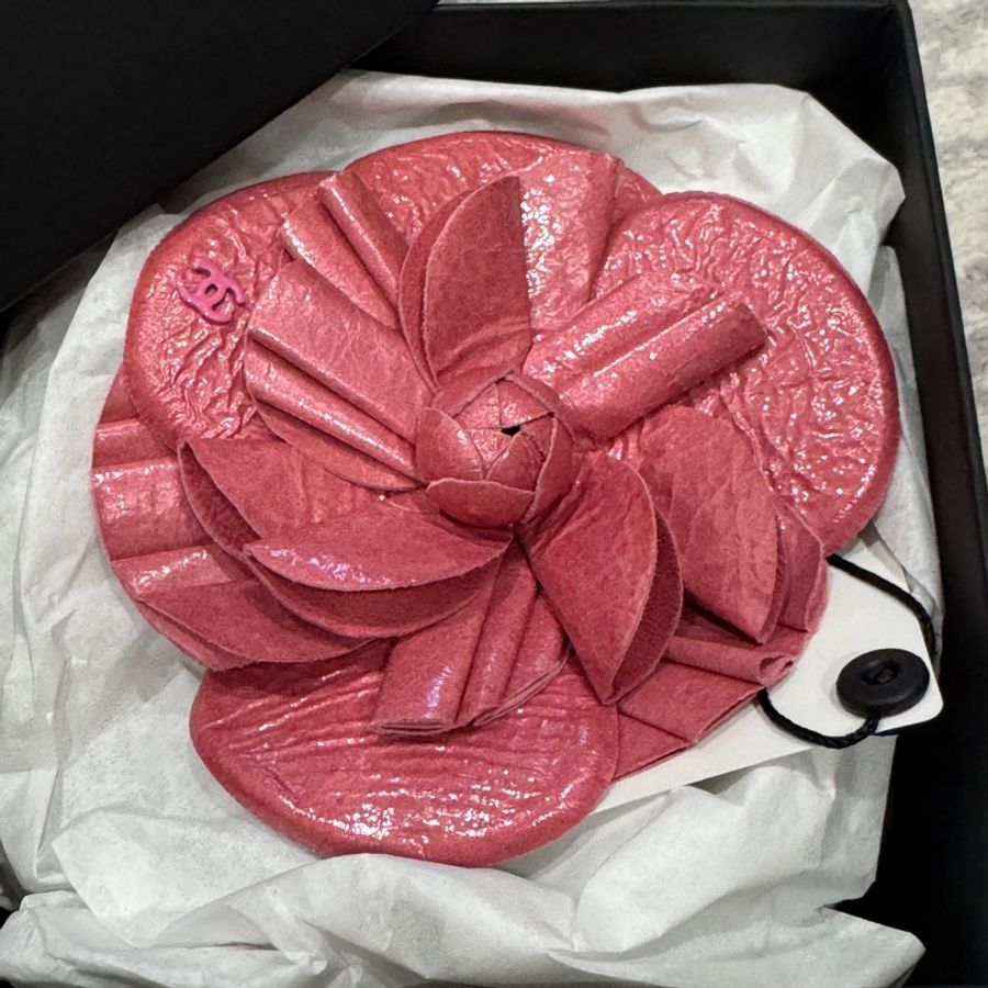 Chanel 香奈兒粉色小羊皮山茶花胸針-5