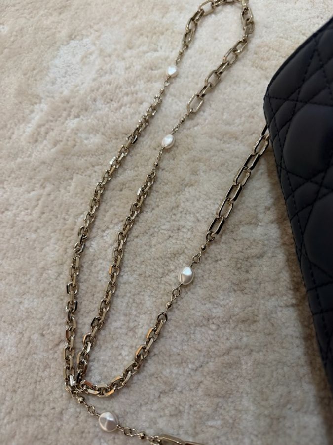 98成新DIOR-Dior Talk羊皮手機珍珠鍊包-10