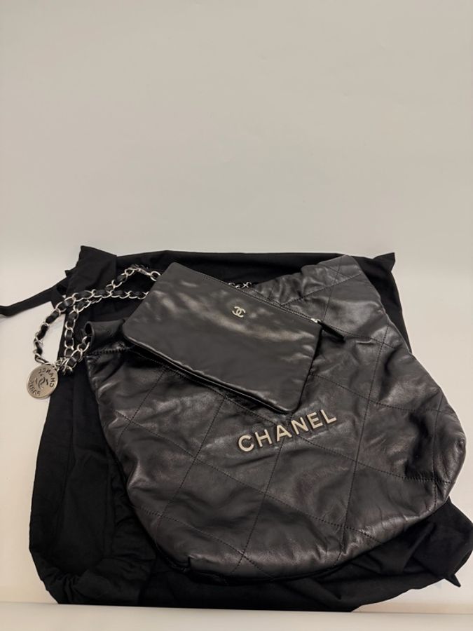 Chanel 22黑銀小號 附零錢袋-1