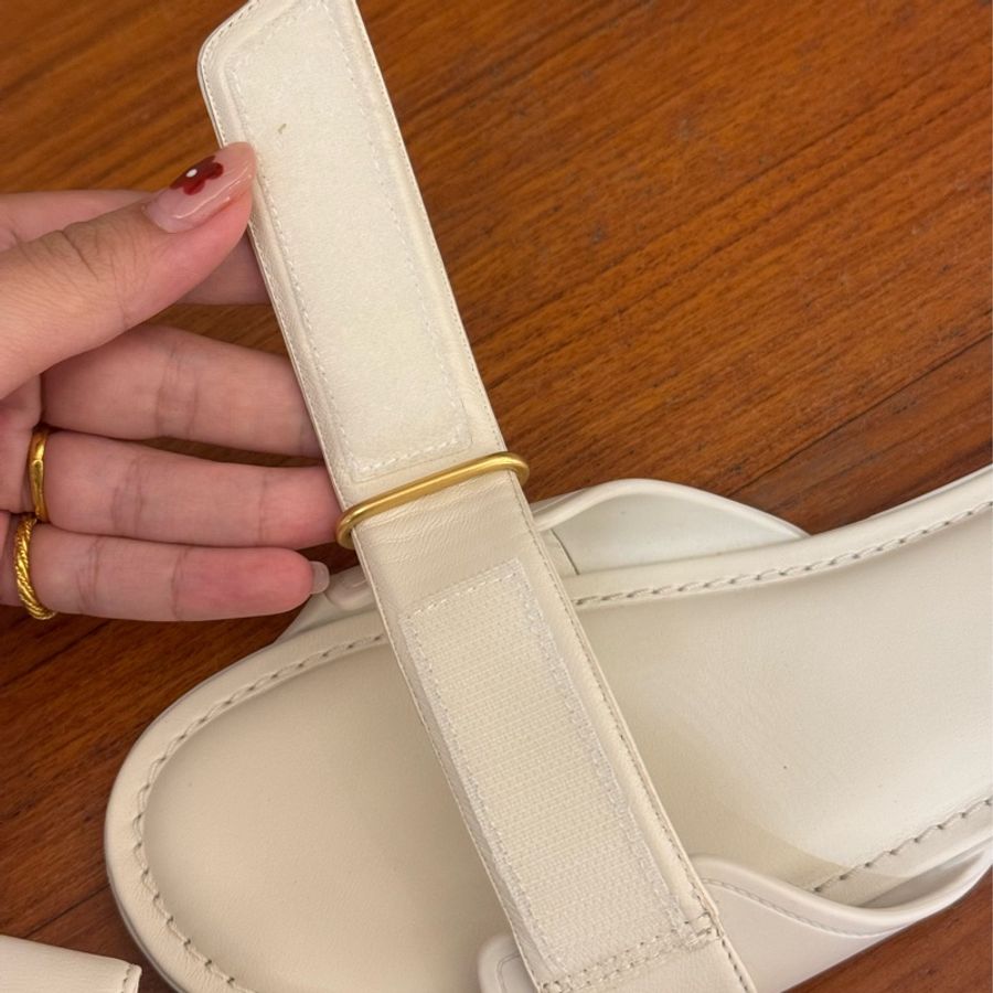 Dior 白色金字母平底拖鞋39-17