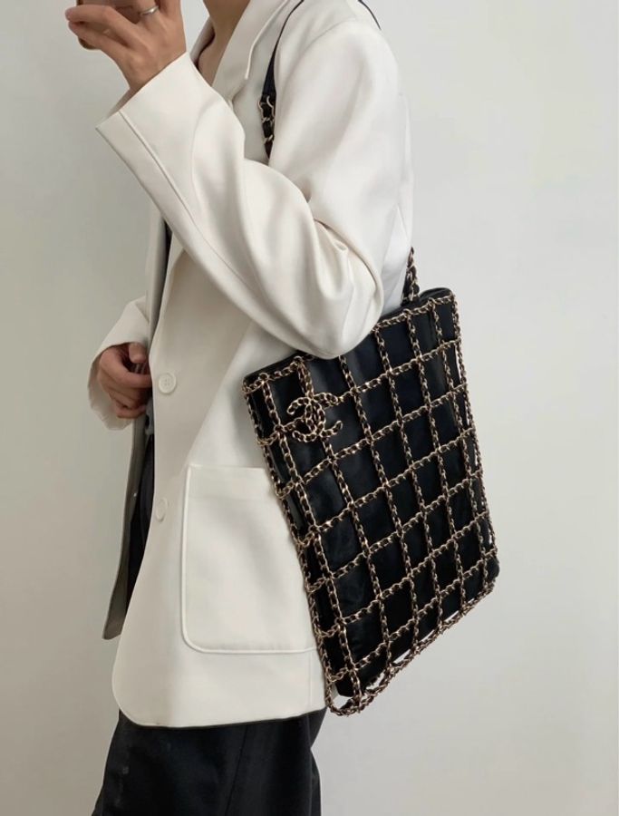 💎Chanel香奈兒|限量款 黑金皮穿鏈網格 tote 托特購物袋|閒置新有膜有毛氈-9