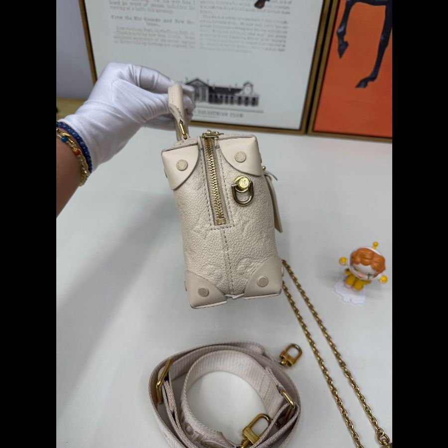 LV 路易威登 PETITE MALLE 八角白色壓紋軟盒子包 晶片款-5