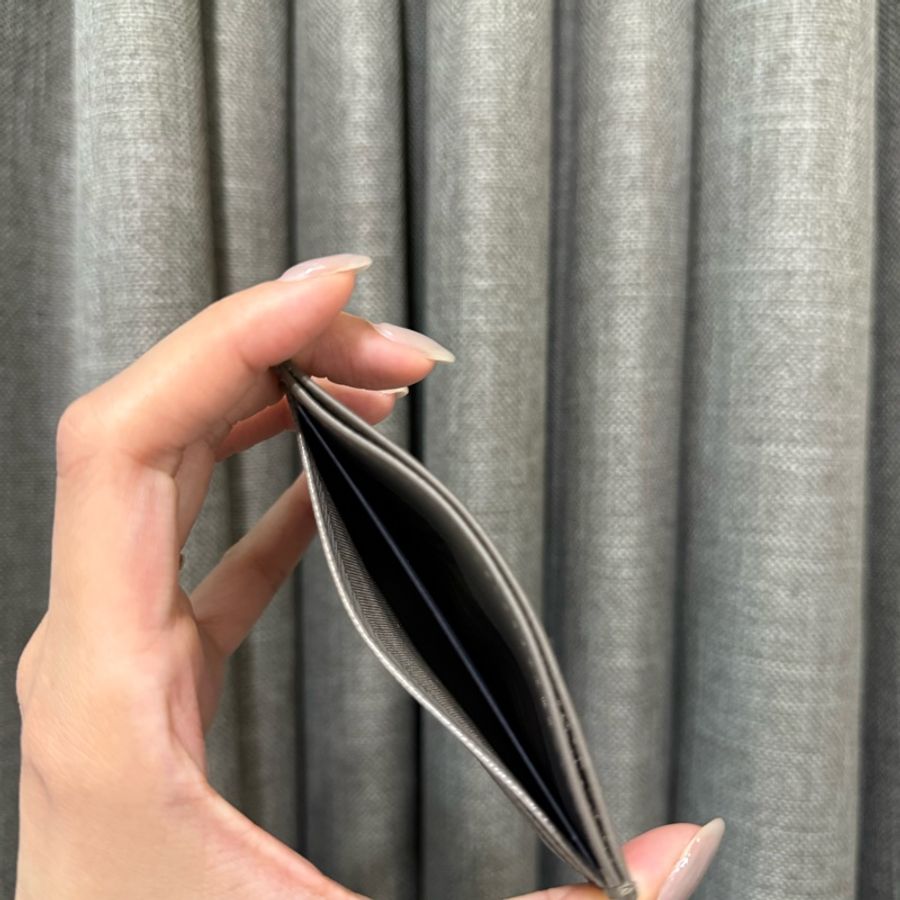 Prada 卡夾 卡片套 全新全配 原價35折出售全新-4