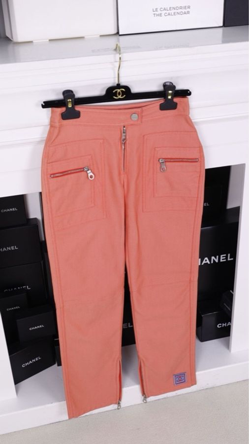Chanel 02年春夏秀款运动方标系列橘色四口袋马甲长裤套装-10