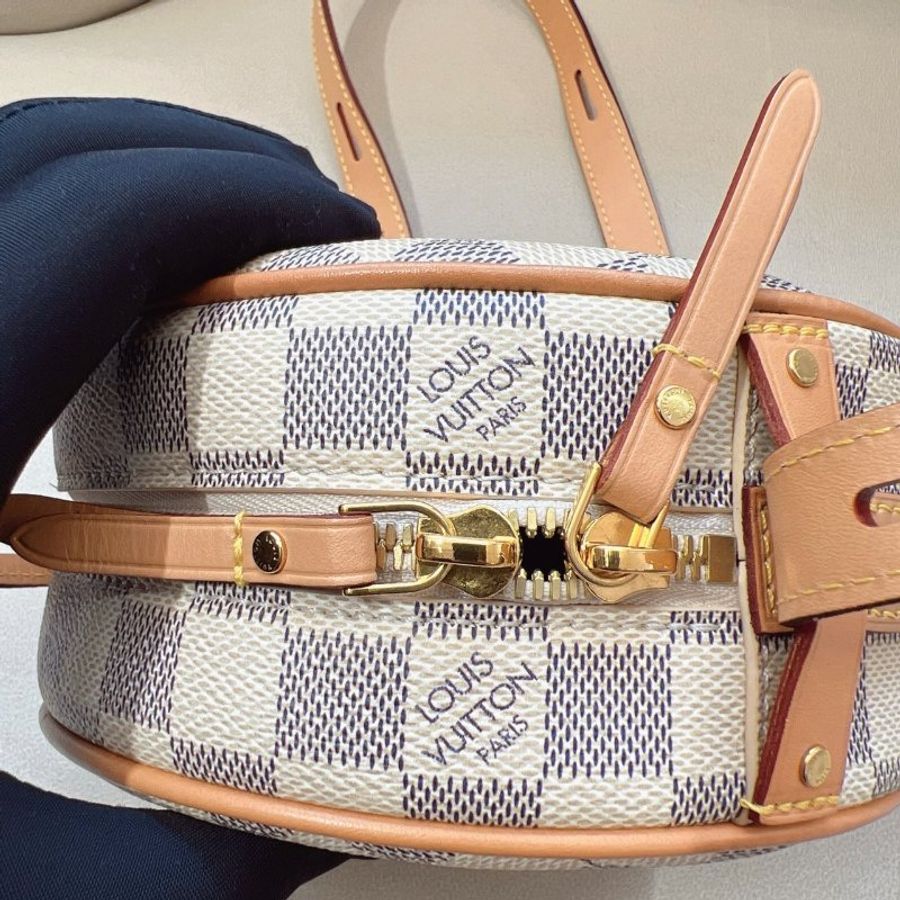 路易威登/Louis Vuitton 白棋盤格小圓餅 斜挎包 軟餅小號 直徑18cm-4