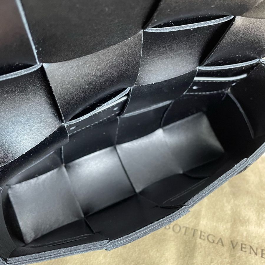 Bottega Veneta BV 8格腰包 Cassette 編織款-6