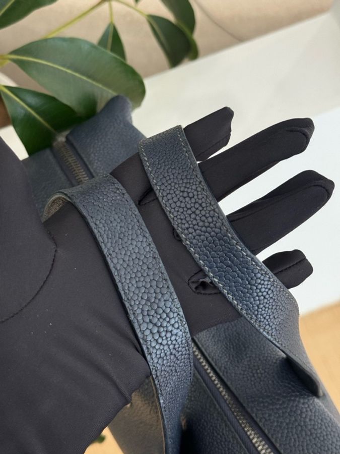 阿瑪尼Emporio Armani荔枝紋商務休閒包 有肩帶。-5