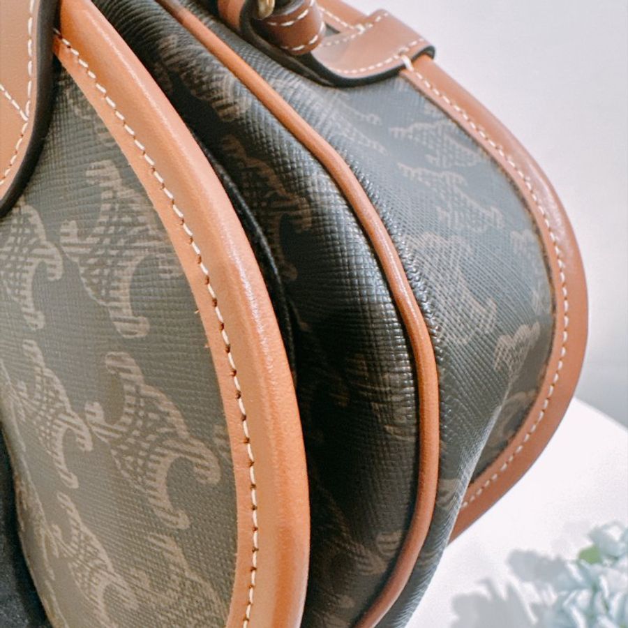 TW4978 Celine 思琳中號經典花紋肩帶包包 Medium Folco Bag Triomphe Canvas-21