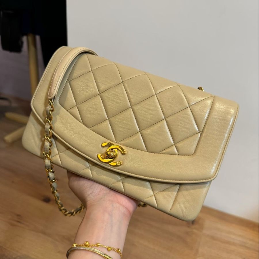 CHANEL VINTAGE 經典 diana 黛安娜 米色 奶茶色 羊皮金釦 戴妃包 黛妃包 斜背包 肩背包 手提包-0