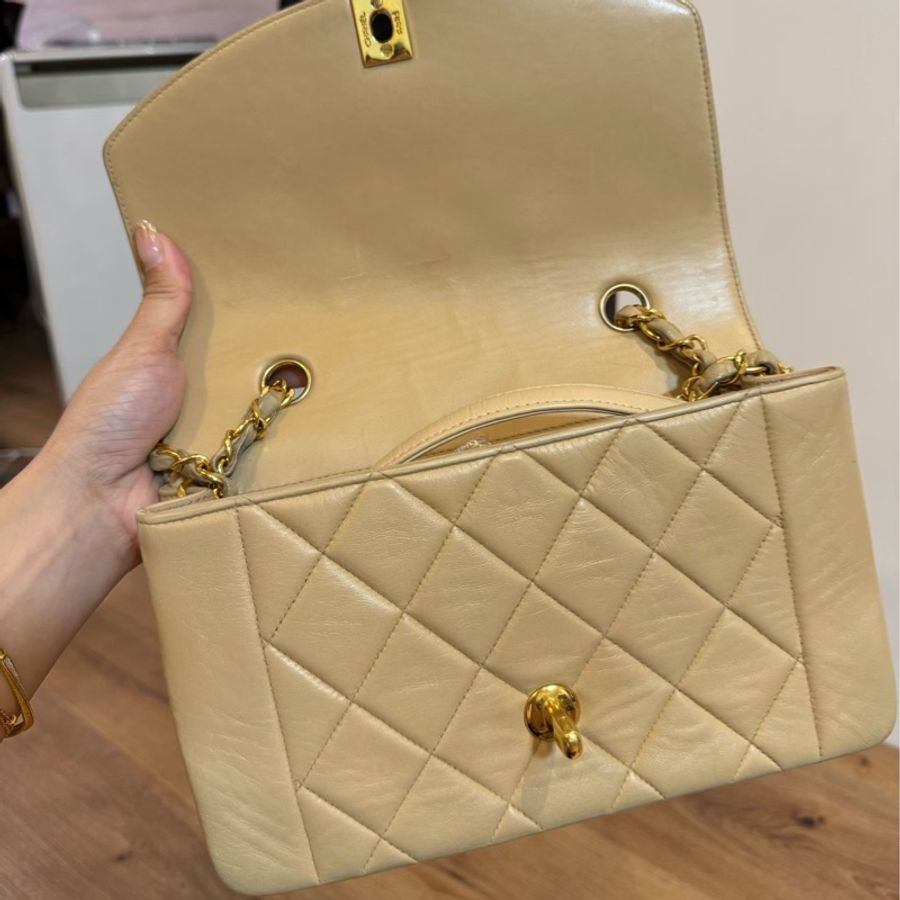 CHANEL VINTAGE 經典 diana 黛安娜 米色 奶茶色 羊皮金釦 戴妃包 黛妃包 斜背包 肩背包 手提包-21