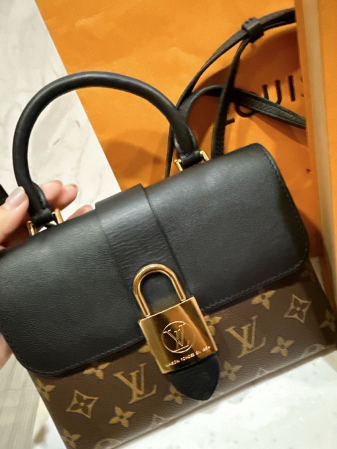 Lv 老花黑色鎖頭包 Locky BB款💗 全配 斜背包-16