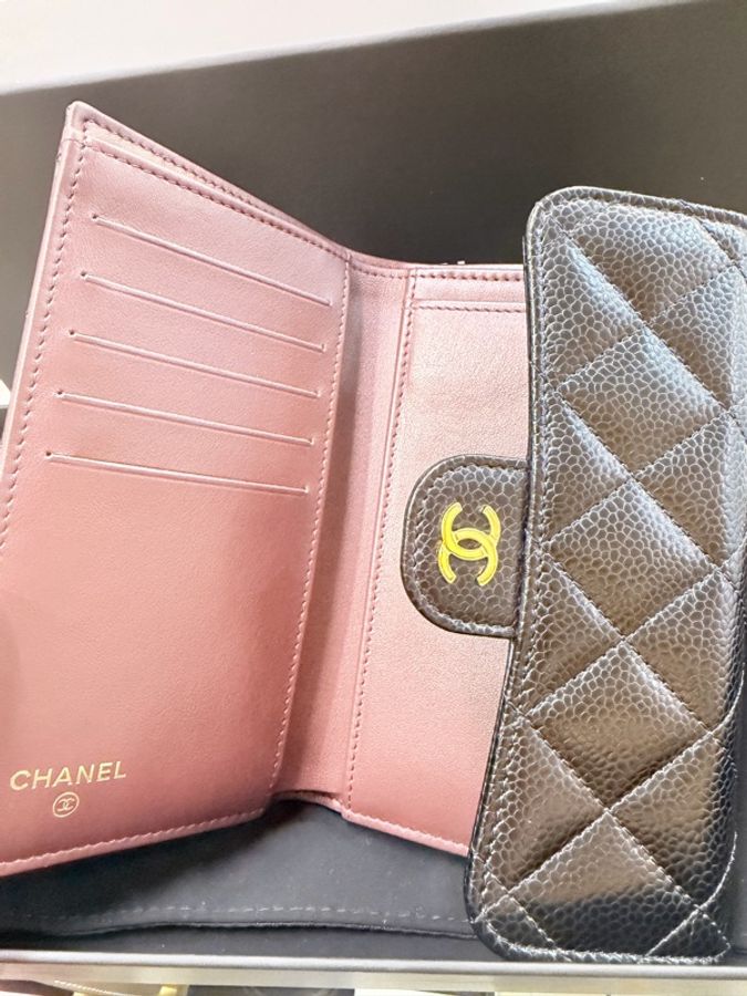 Chanel 黑荔枝皮菱格金釦3折中夾-15